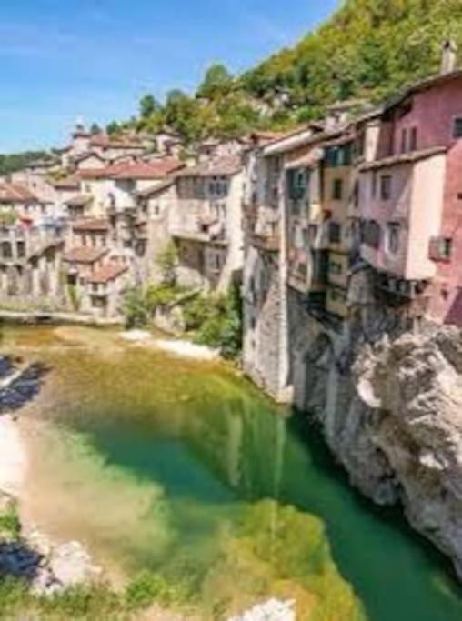 Confortable Au Pied Du Vercors بونت-أون-روايان المظهر الخارجي الصورة