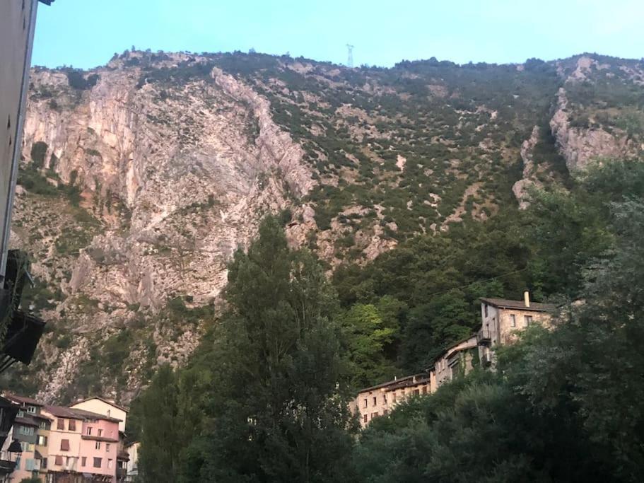 Confortable Au Pied Du Vercors بونت-أون-روايان المظهر الخارجي الصورة